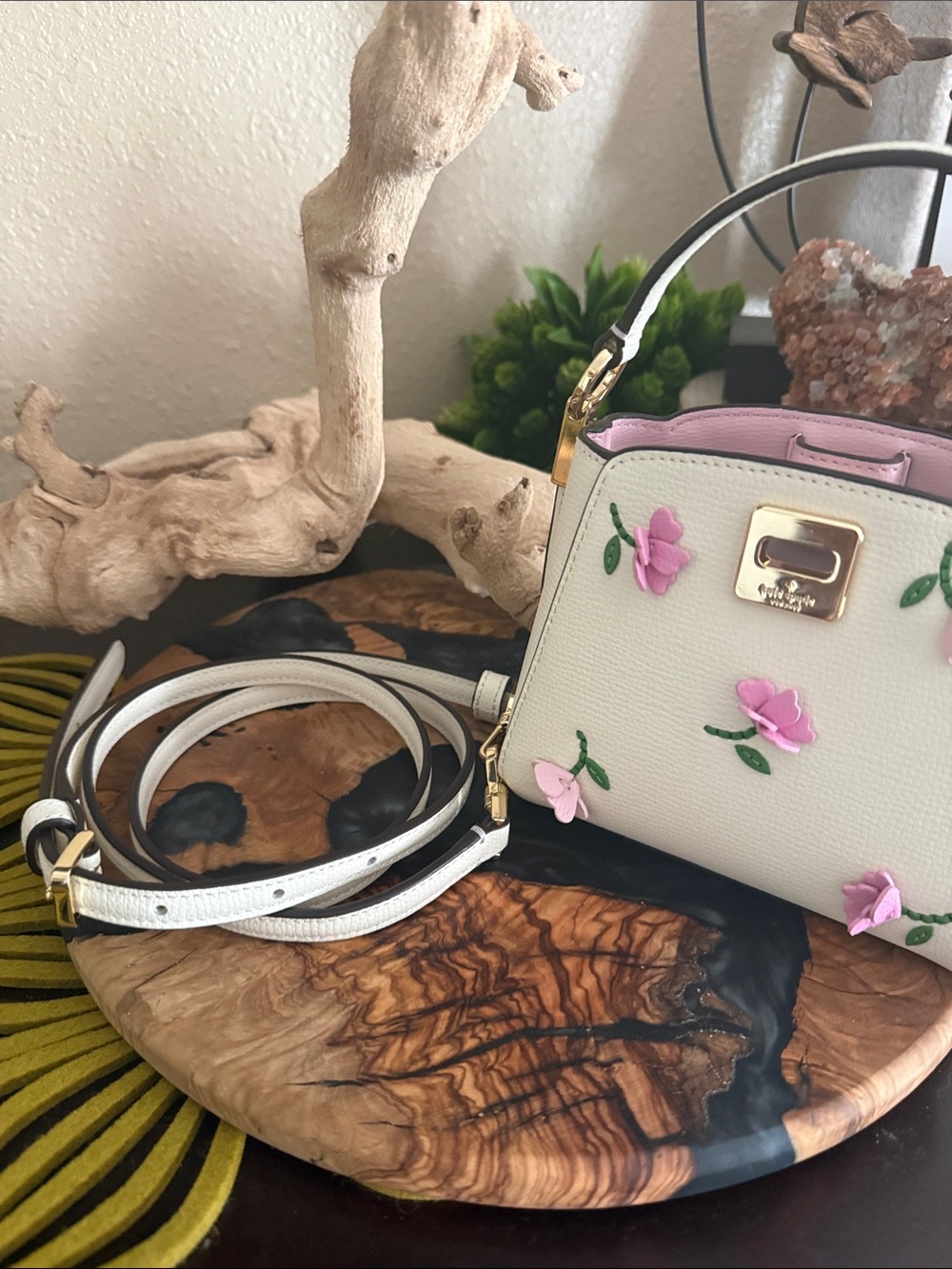 Kate Spade White Top-Handle Mini Bag with Pink Floral Appliqué, never used. - Picture 9 of 9